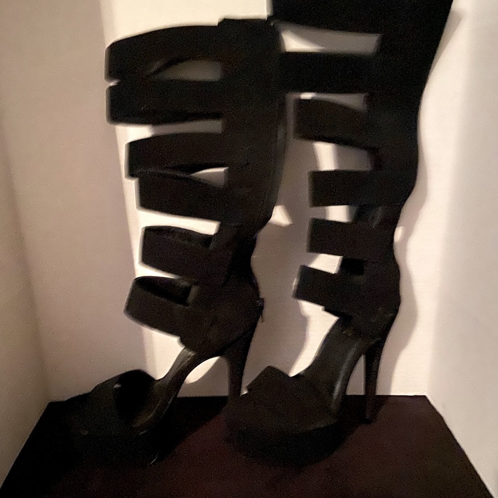 Brand new Anne Michelle size 8 1/2, black, cut out high heels